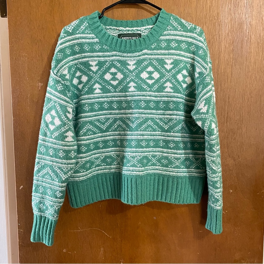 Size S Green and white American Eagle sweater